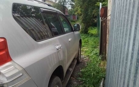 Toyota Land Cruiser Prado 150 рестайлинг 2, 2010 год, 1 720 000 рублей, 5 фотография