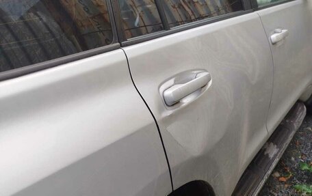 Toyota Land Cruiser Prado 150 рестайлинг 2, 2010 год, 1 720 000 рублей, 6 фотография