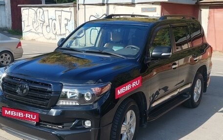 Toyota Land Cruiser 200, 2015 год, 3 990 000 рублей, 6 фотография