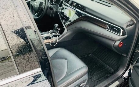 Toyota Camry, 2018 год, 2 830 000 рублей, 8 фотография