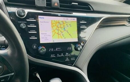 Toyota Camry, 2018 год, 2 830 000 рублей, 7 фотография