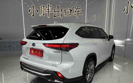 Toyota Highlander, 2022 год, 3 680 000 рублей, 4 фотография