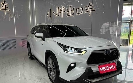 Toyota Highlander, 2022 год, 3 680 000 рублей, 3 фотография