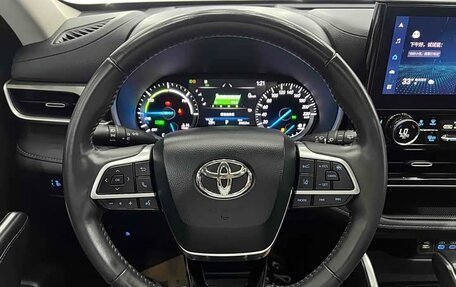 Toyota Highlander, 2022 год, 3 680 000 рублей, 9 фотография