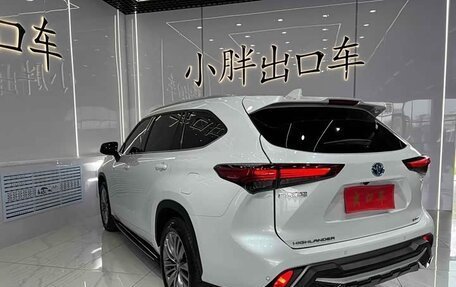 Toyota Highlander, 2022 год, 3 680 000 рублей, 6 фотография