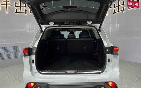 Toyota Highlander, 2022 год, 3 680 000 рублей, 7 фотография