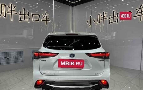 Toyota Highlander, 2022 год, 3 680 000 рублей, 5 фотография