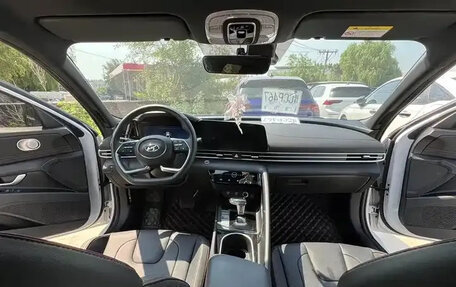 Hyundai Elantra, 2022 год, 1 430 000 рублей, 10 фотография