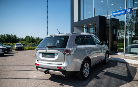 Mitsubishi Outlander III рестайлинг 3, 2014 год, 1 450 000 рублей, 6 фотография