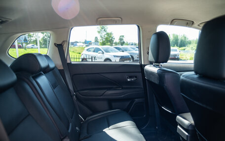 Mitsubishi Outlander III рестайлинг 3, 2014 год, 1 450 000 рублей, 14 фотография