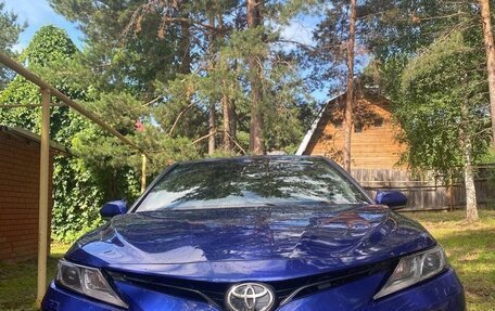 Toyota Camry, 2021 год, 2 700 000 рублей, 2 фотография