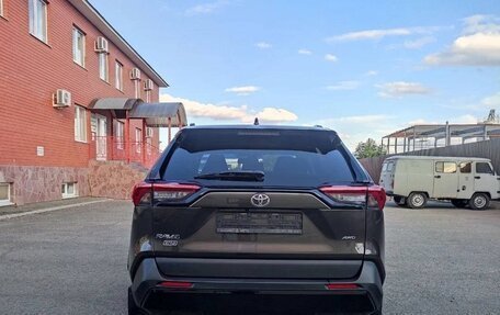 Toyota RAV4, 2021 год, 2 460 000 рублей, 5 фотография