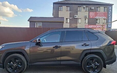 Toyota RAV4, 2021 год, 2 460 000 рублей, 7 фотография