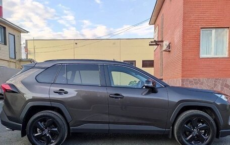 Toyota RAV4, 2021 год, 2 460 000 рублей, 8 фотография