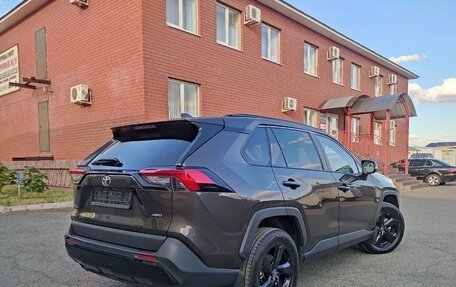 Toyota RAV4, 2021 год, 2 460 000 рублей, 6 фотография