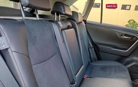 Toyota RAV4, 2021 год, 2 460 000 рублей, 34 фотография