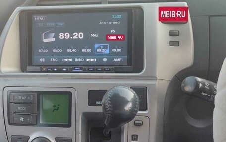Toyota Ractis I, 2007 год, 650 000 рублей, 6 фотография