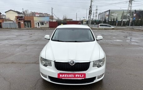 Skoda Superb III рестайлинг, 2012 год, 1 120 000 рублей, 2 фотография