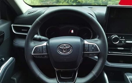 Toyota Highlander, 2022 год, 3 194 500 рублей, 7 фотография