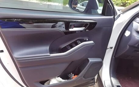 Toyota Highlander, 2022 год, 3 194 500 рублей, 4 фотография