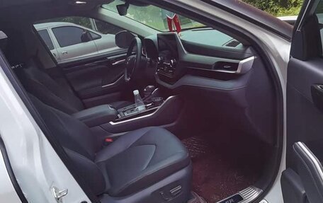 Toyota Highlander, 2022 год, 3 194 500 рублей, 10 фотография