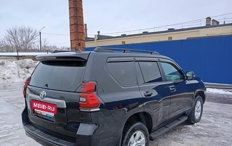 Toyota Land Cruiser Prado 150 рестайлинг 2, 2018 год, 4 500 000 рублей, 3 фотография