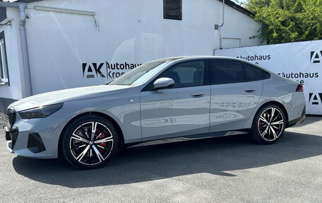 BMW 5 серия, 2025 год, 10 700 000 рублей, 7 фотография