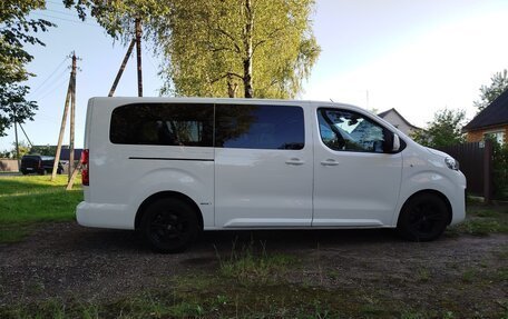 Peugeot Traveller I, 2020 год, 2 050 000 рублей, 3 фотография