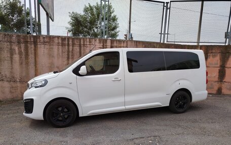 Peugeot Traveller I, 2020 год, 2 050 000 рублей, 8 фотография