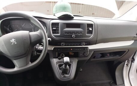 Peugeot Traveller I, 2020 год, 2 050 000 рублей, 20 фотография