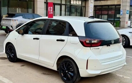Honda Fit, 2022 год, 1 350 000 рублей, 3 фотография