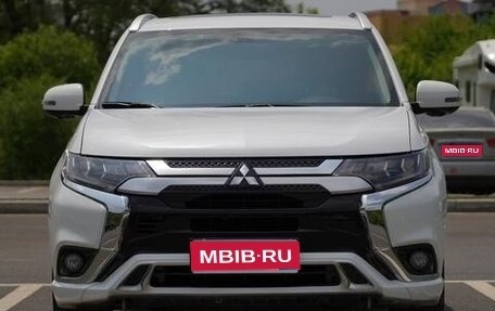 Mitsubishi Outlander III рестайлинг 3, 2021 год, 2 630 000 рублей, 1 фотография