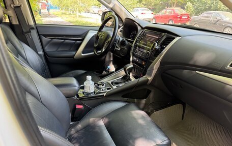 Mitsubishi Pajero Sport III рестайлинг, 2019 год, 2 890 000 рублей, 9 фотография