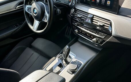 BMW 5 серия, 2018 год, 3 499 999 рублей, 5 фотография