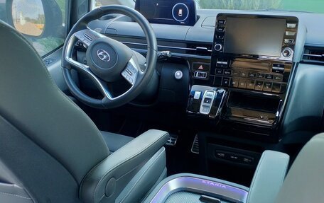 Hyundai Staria, 2023 год, 7 400 000 рублей, 4 фотография