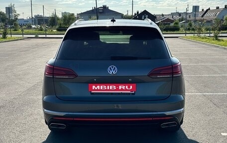 Volkswagen Touareg III, 2019 год, 4 300 000 рублей, 6 фотография