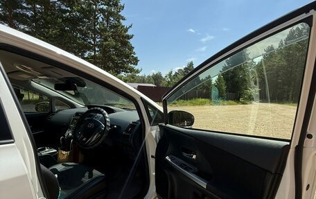 Toyota Prius Alpha I (ZVW40/41), 2018 год, 1 550 000 рублей, 13 фотография