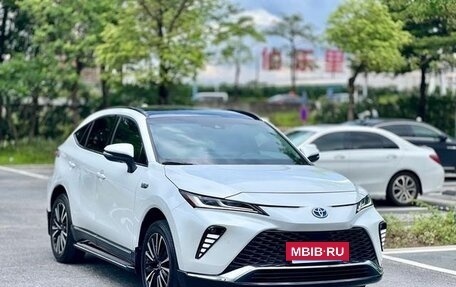 Toyota Venza, 2022 год, 2 400 000 рублей, 2 фотография