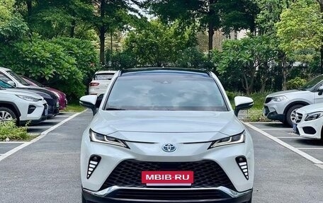 Toyota Venza, 2022 год, 2 400 000 рублей, 3 фотография