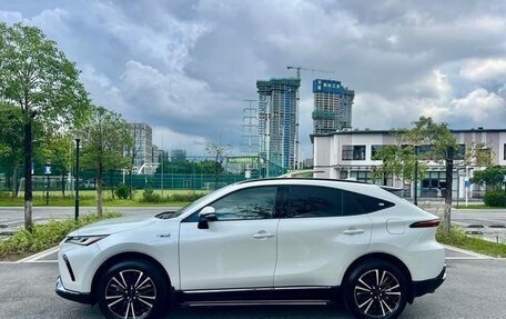 Toyota Venza, 2022 год, 2 400 000 рублей, 4 фотография