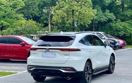 Toyota Venza, 2022 год, 2 400 000 рублей, 5 фотография