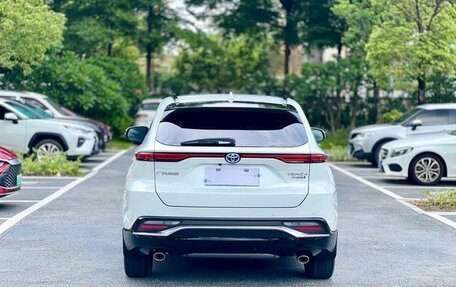 Toyota Venza, 2022 год, 2 400 000 рублей, 8 фотография