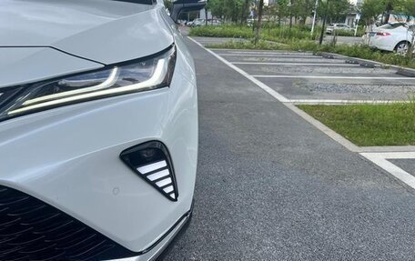 Toyota Venza, 2022 год, 2 400 000 рублей, 9 фотография