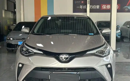 Toyota C-HR I рестайлинг, 2022 год, 1 740 999 рублей, 2 фотография