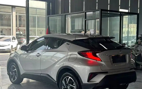 Toyota C-HR I рестайлинг, 2022 год, 1 740 999 рублей, 10 фотография