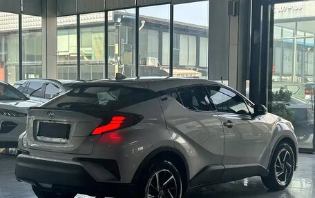 Toyota C-HR I рестайлинг, 2022 год, 1 740 999 рублей, 12 фотография