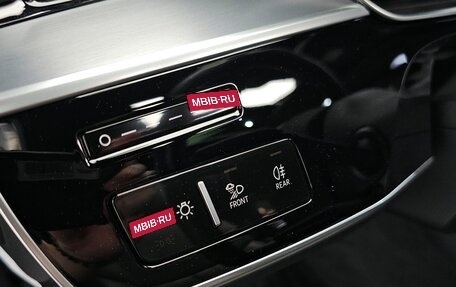 Audi A8, 2021 год, 5 764 085 рублей, 10 фотография