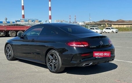 Mercedes-Benz C-Класс, 2019 год, 3 600 000 рублей, 4 фотография