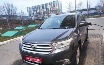 Toyota Highlander III, 2012 год, 1 800 000 рублей, 1 фотография