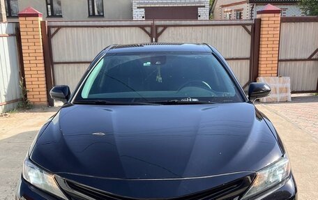 Toyota Camry, 2019 год, 2 950 000 рублей, 3 фотография